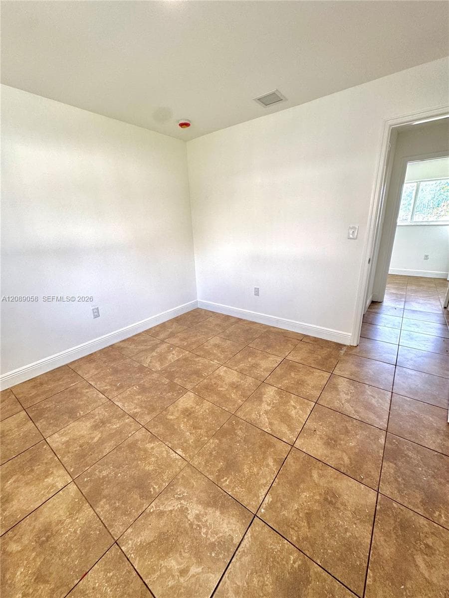 TOWN PARK PLAZA NORTH · #323 in Miami - Photo 9