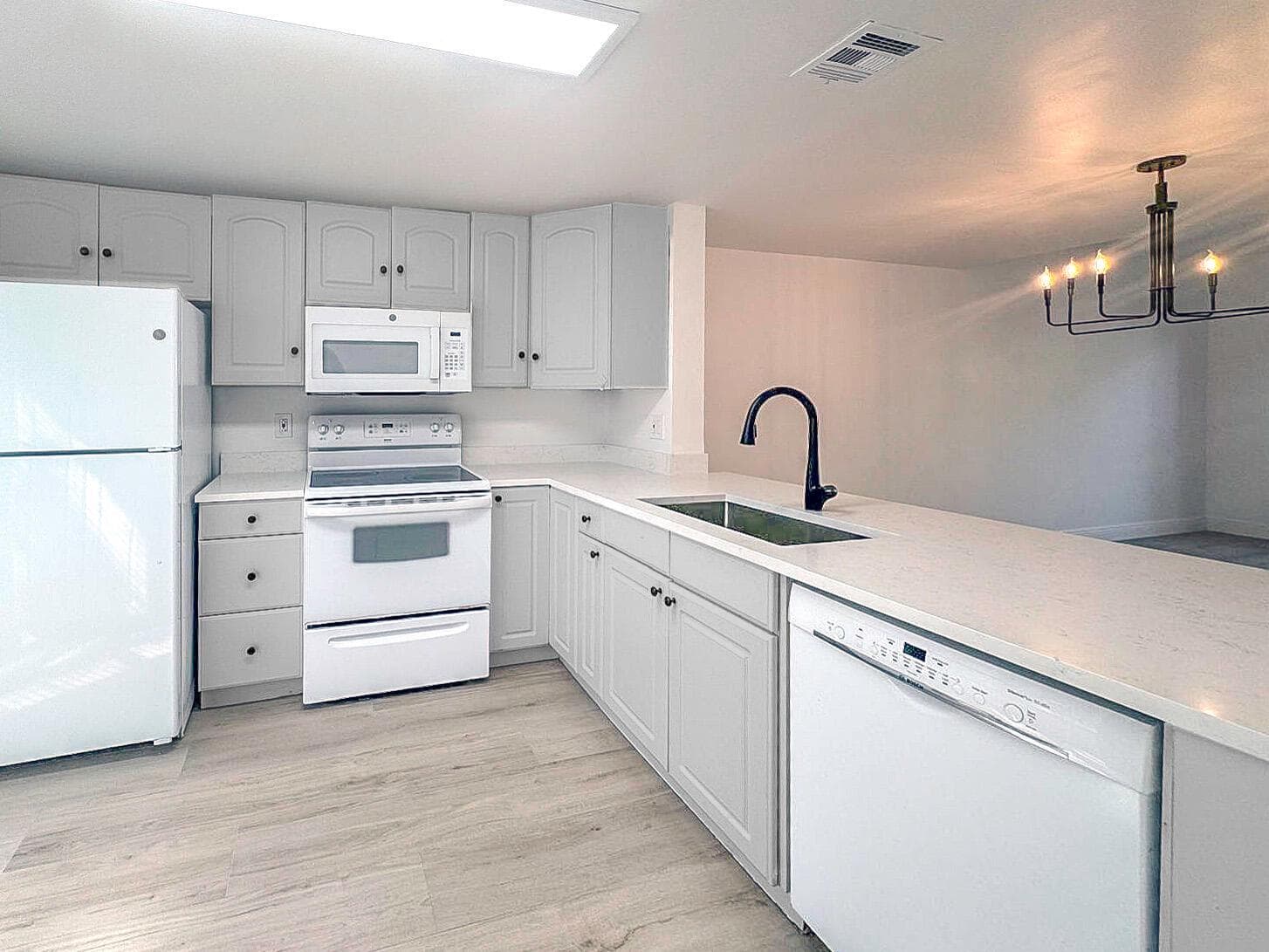 ground-kitchen2-grey-extended