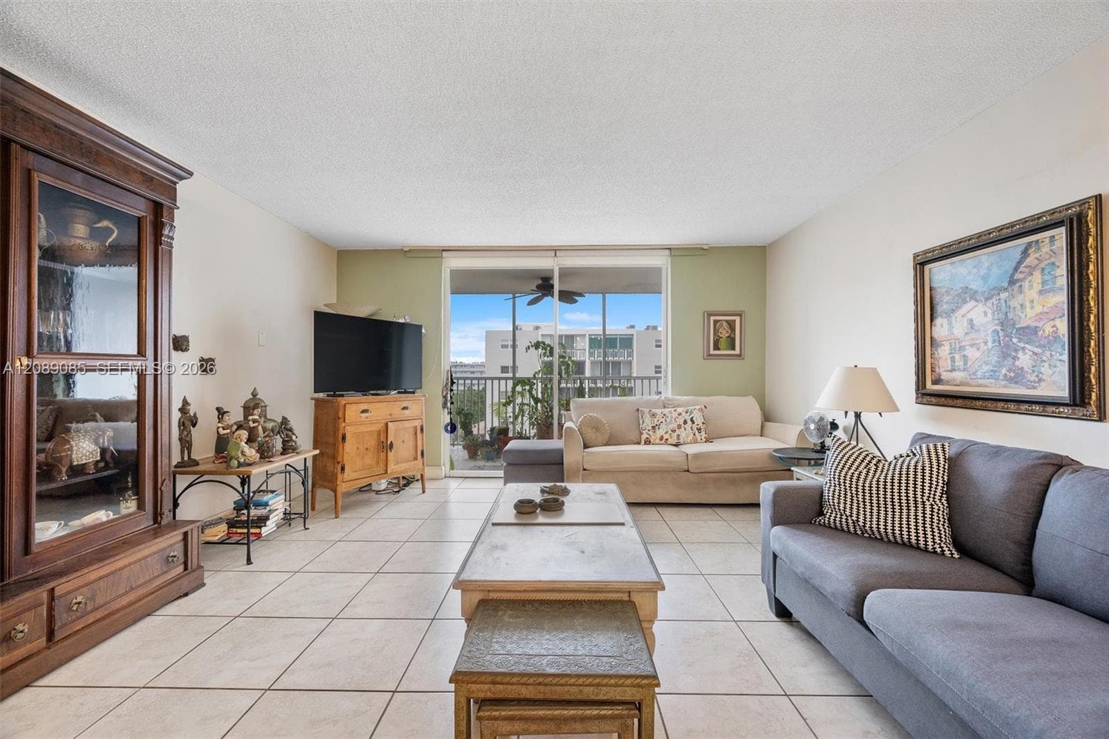 Meadowbrook 500 · #601 in Hallandale Beach - Photo 2