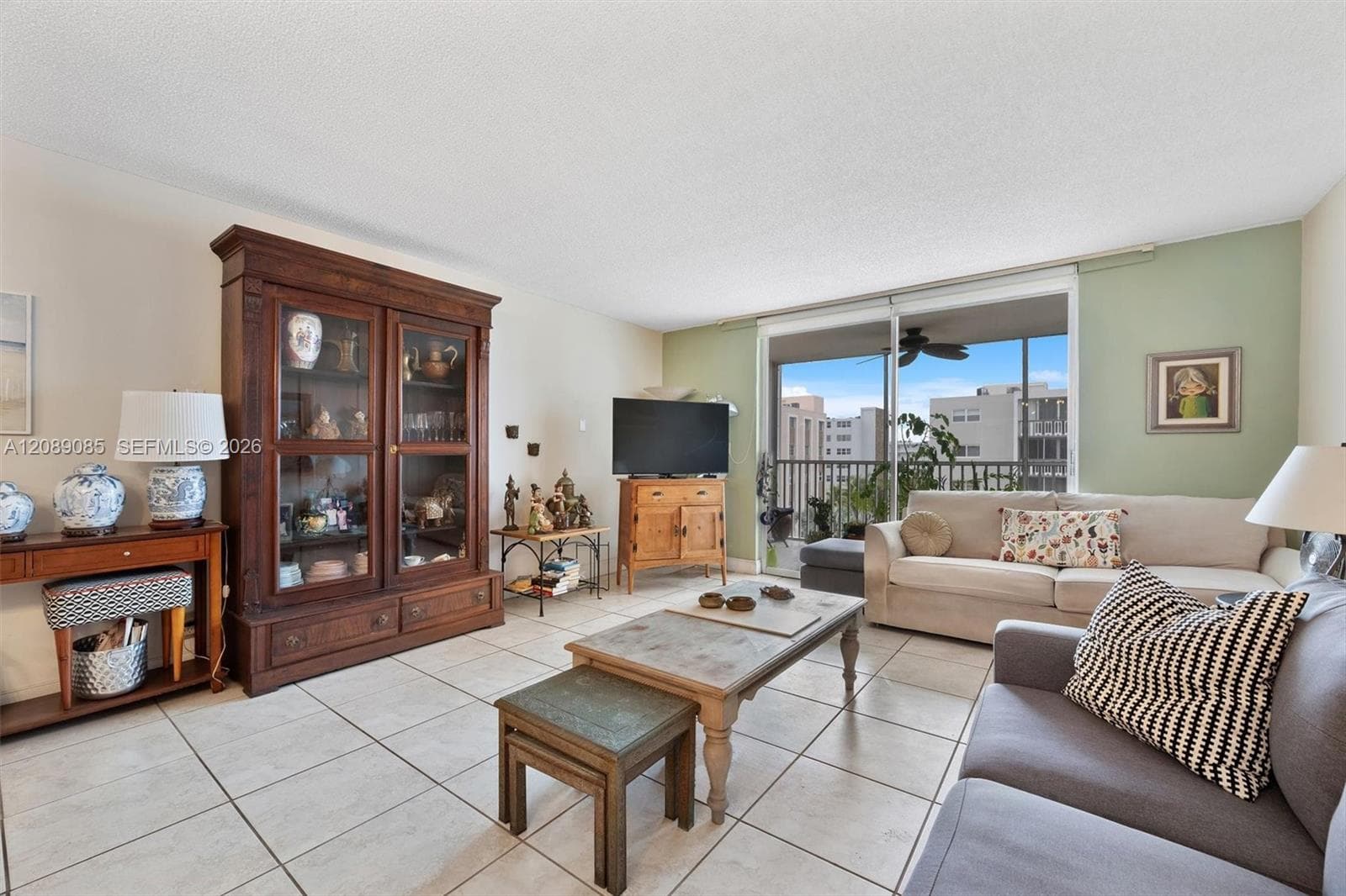 Meadowbrook 500 · #601 in Hallandale Beach - Photo 3