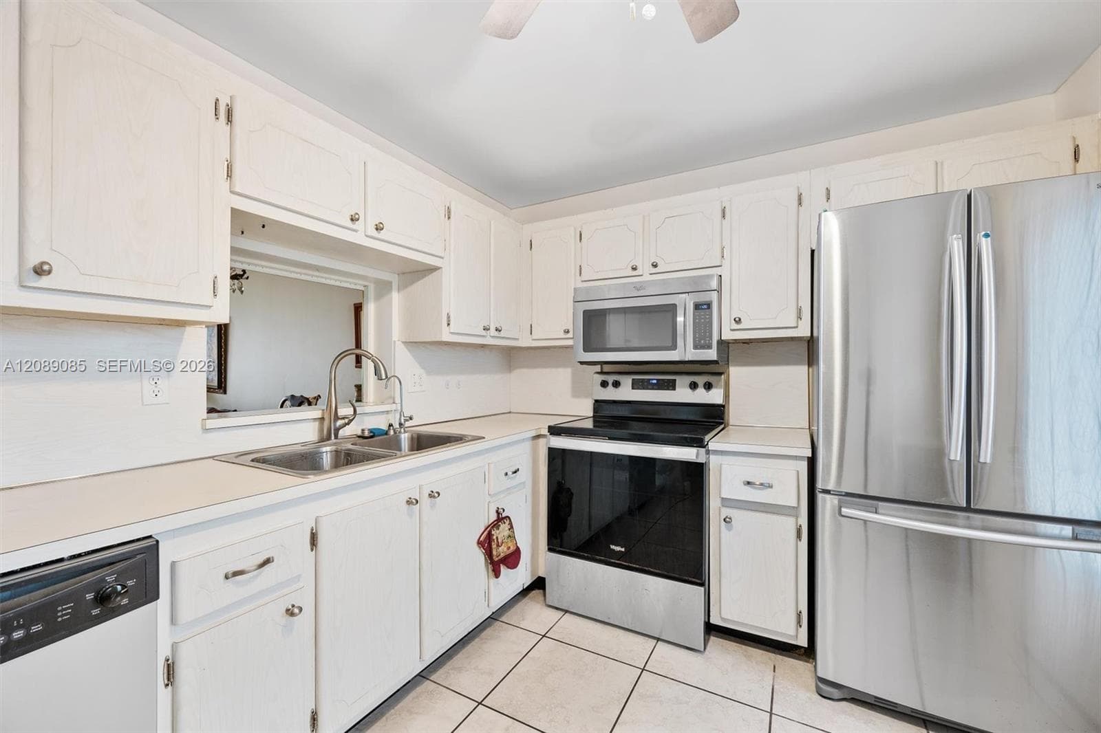 Meadowbrook 500 · #601 in Hallandale Beach - Photo 9