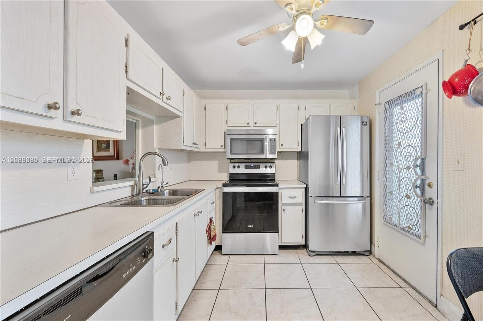 Meadowbrook 500 · #601 in Hallandale Beach - Photo 8