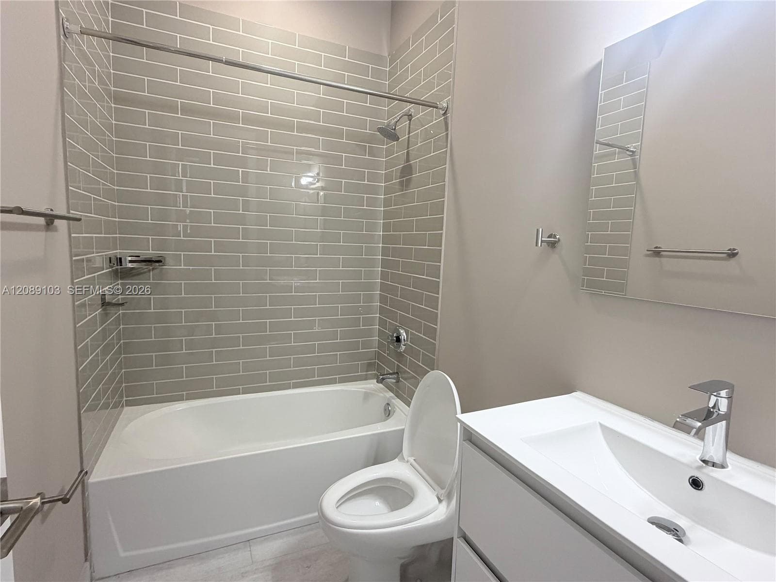612 NE 12th Ave #612 photo 14