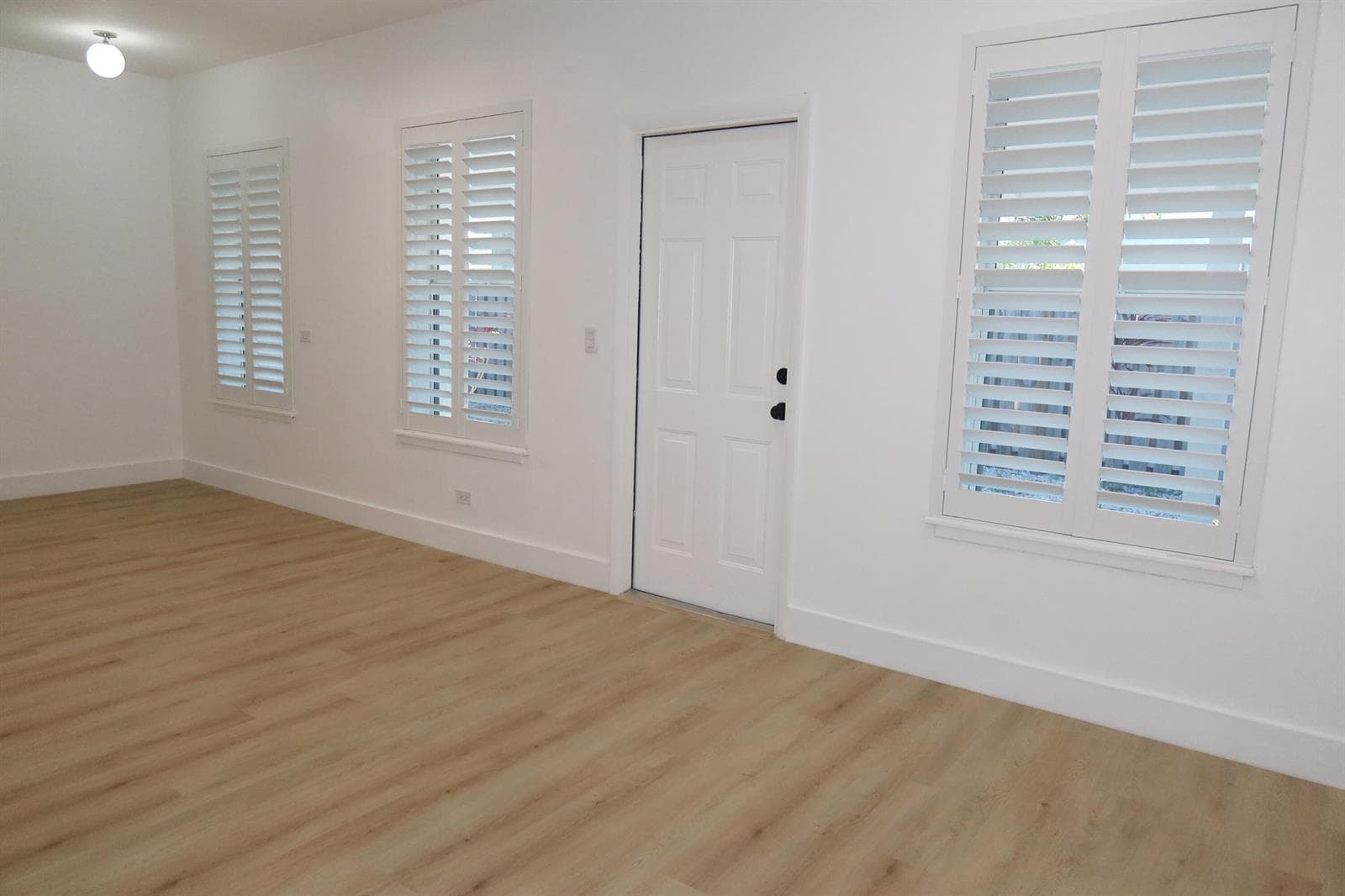 614 Palm St. Apt 2 West Palm Beach 33401