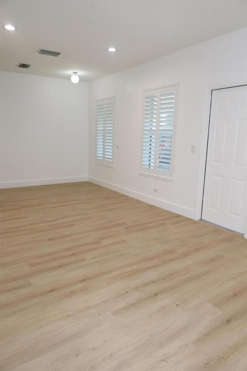 614 Palm St. Apt 2 West Palm Beach 33401