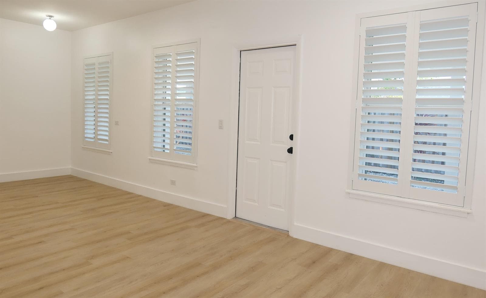 614 Palm St. Apt 2 West Palm Beach 33401