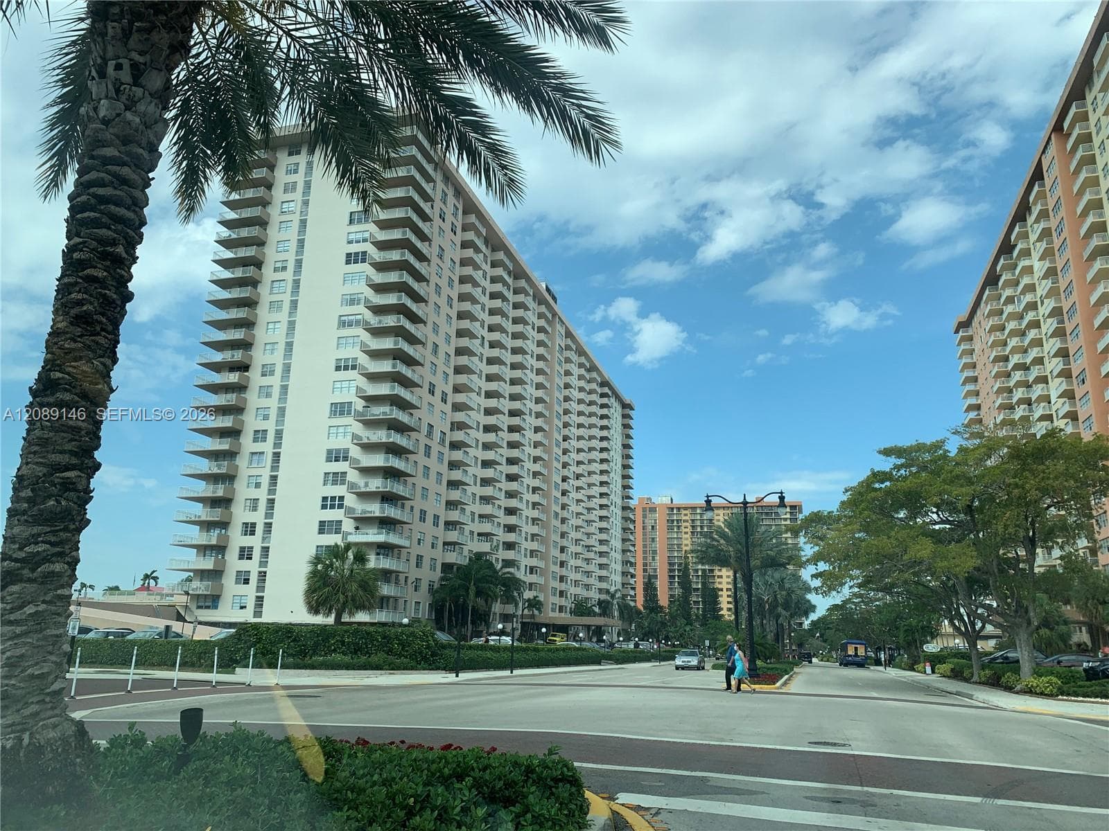 WINSTON TOWERS 100 CONDO · #1406 in Sunny Isles Beach - Photo 3