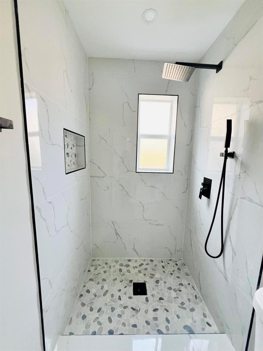 Modern bath 1