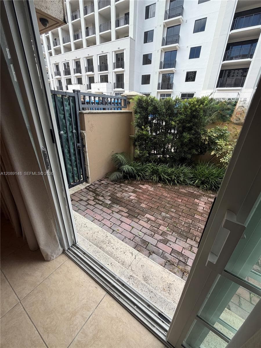 MADEIRA VILLAGE CONDO · #102 in Coral Gables - Photo 7