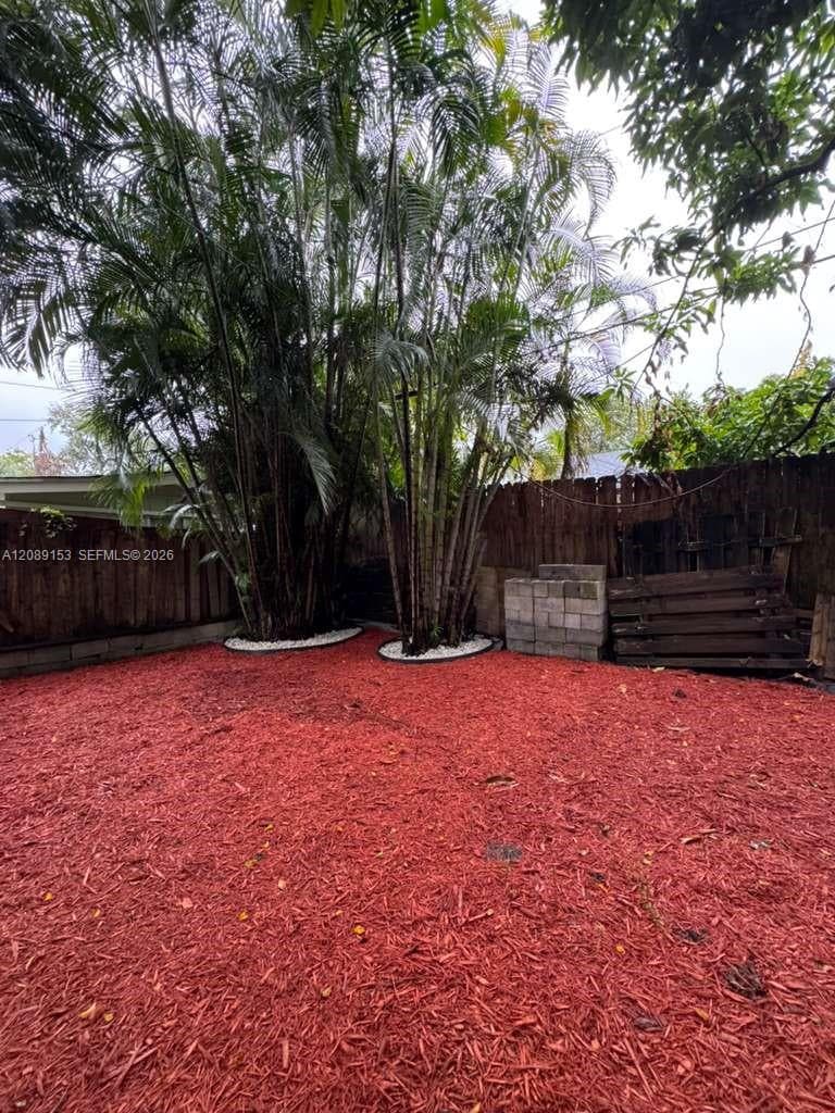 1416 SW 27th St photo 36