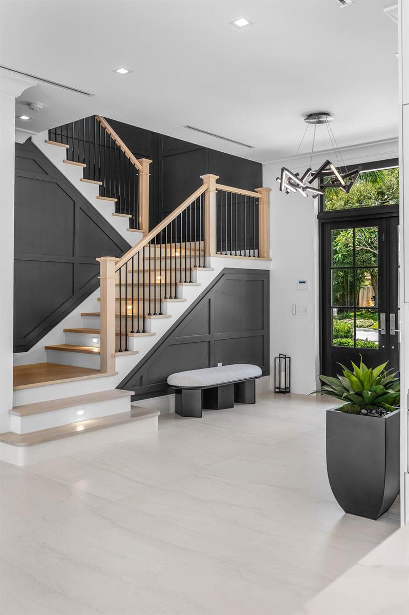 Entry / Stairs