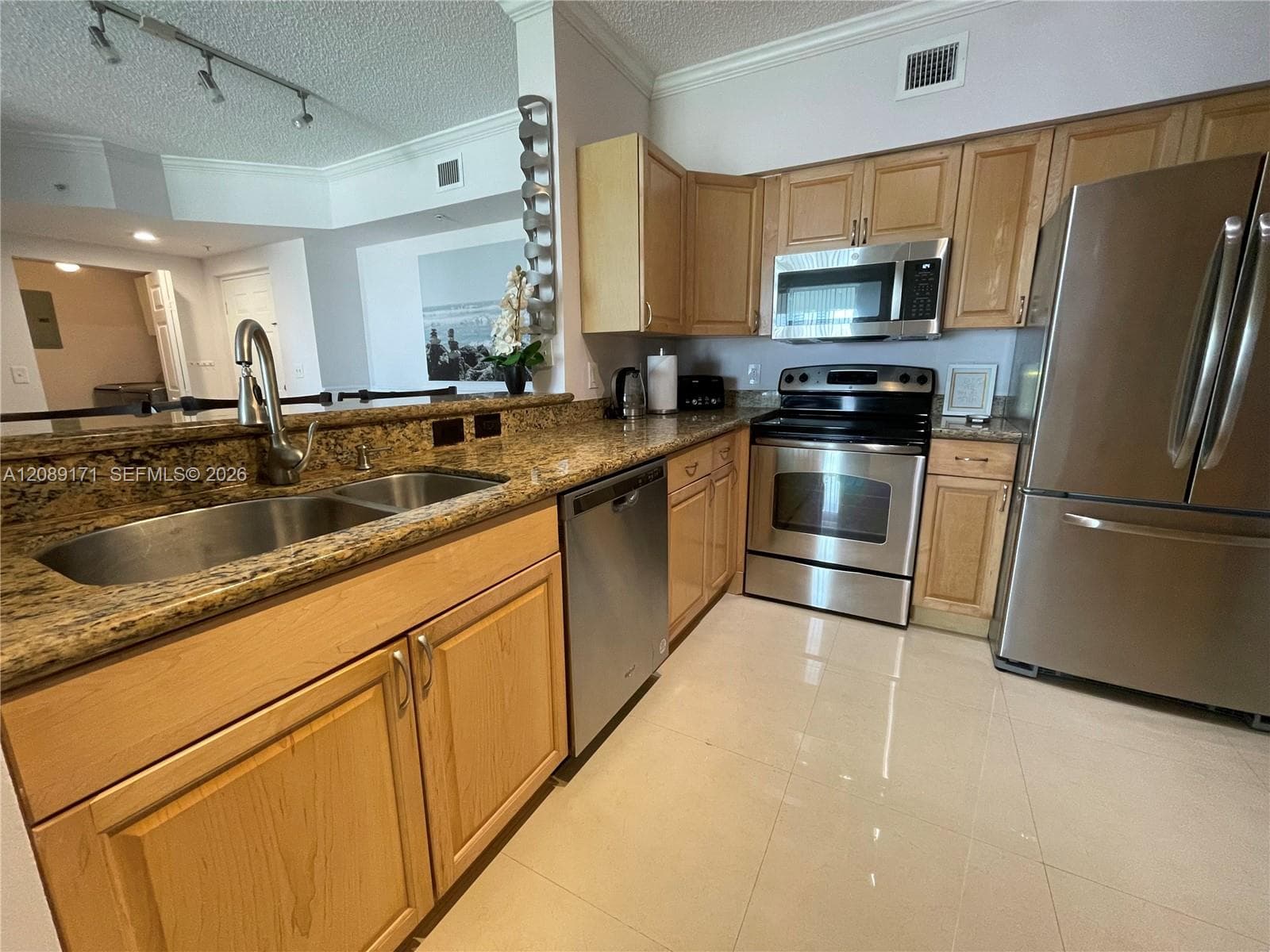 Porto Bellagio · #1816 in Sunny Isles Beach - Photo 2