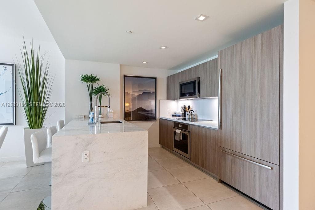 TIFFANY HOUSE CONDO · #610 in Fort Lauderdale - Photo 2