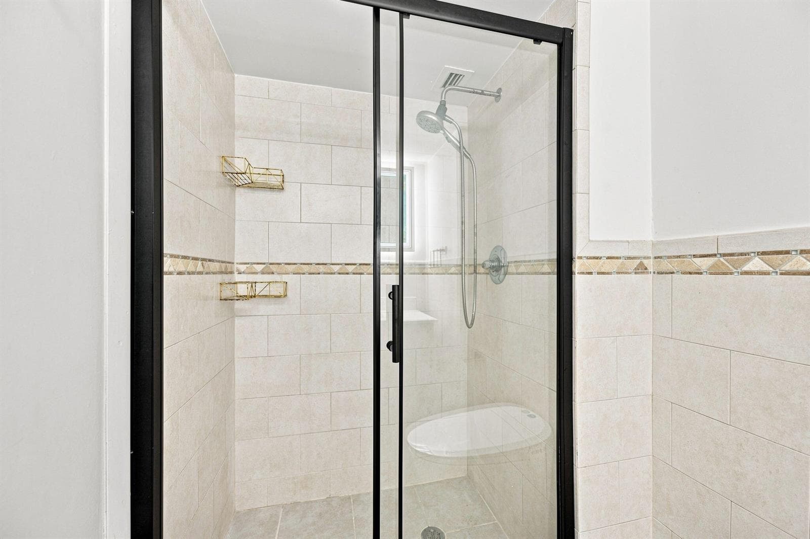24-web-or-mls-18021-biscayne-blvd-901