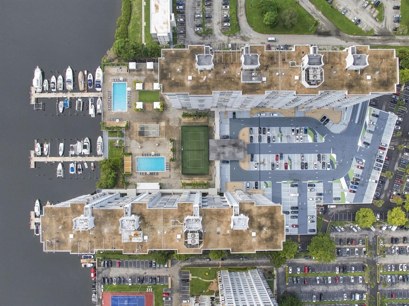39-web-or-mls-18021-biscayne-blvd-901
