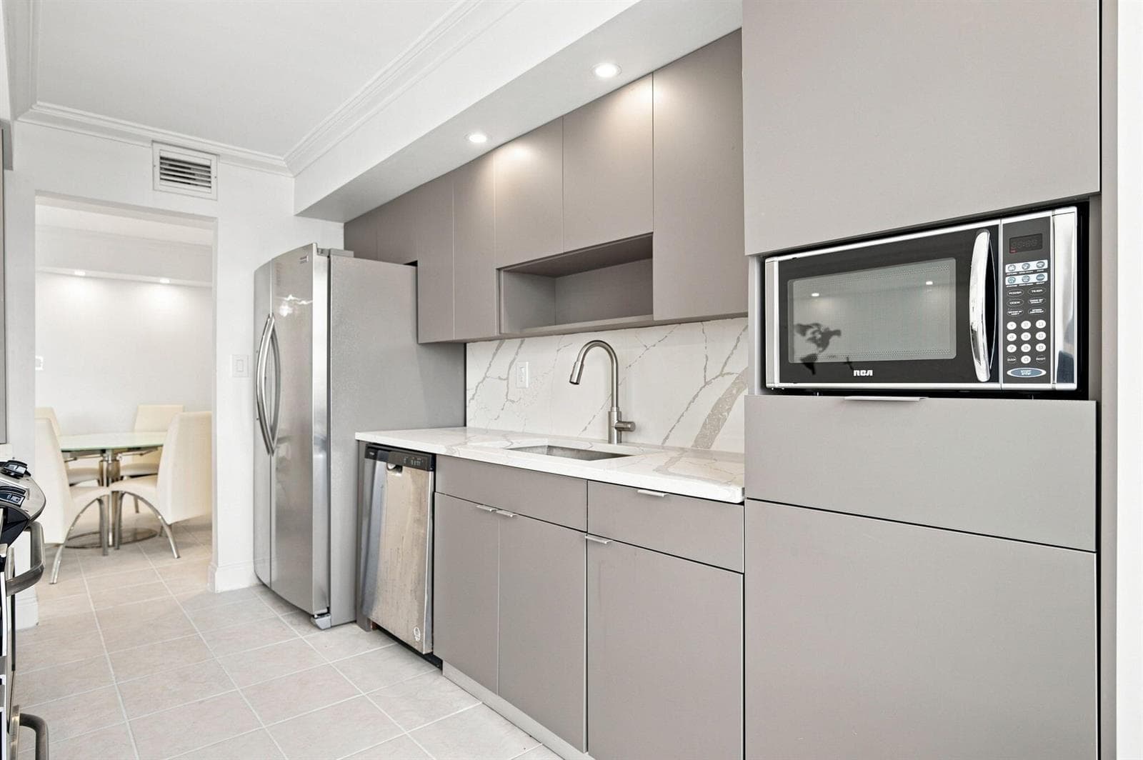 11-web-or-mls-18021-biscayne-blvd-901