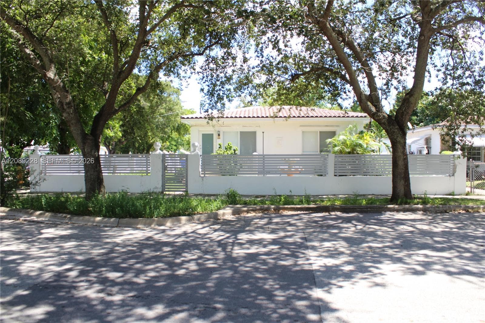 4141 NW 5th Ave photo 2