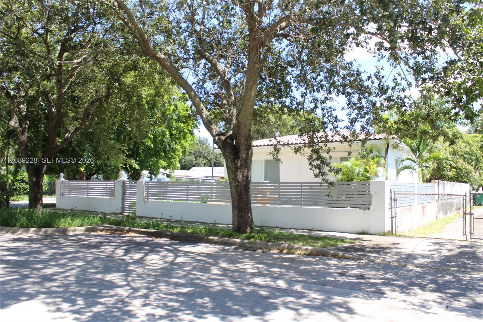 4141 NW 5th Ave photo 3
