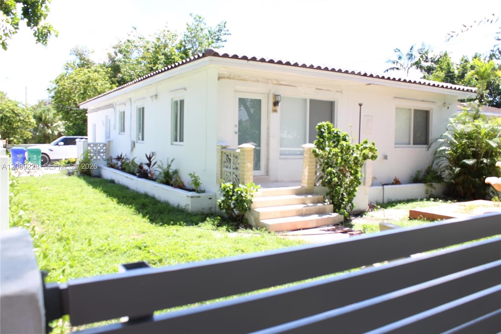 4141 NW 5th Ave photo 4