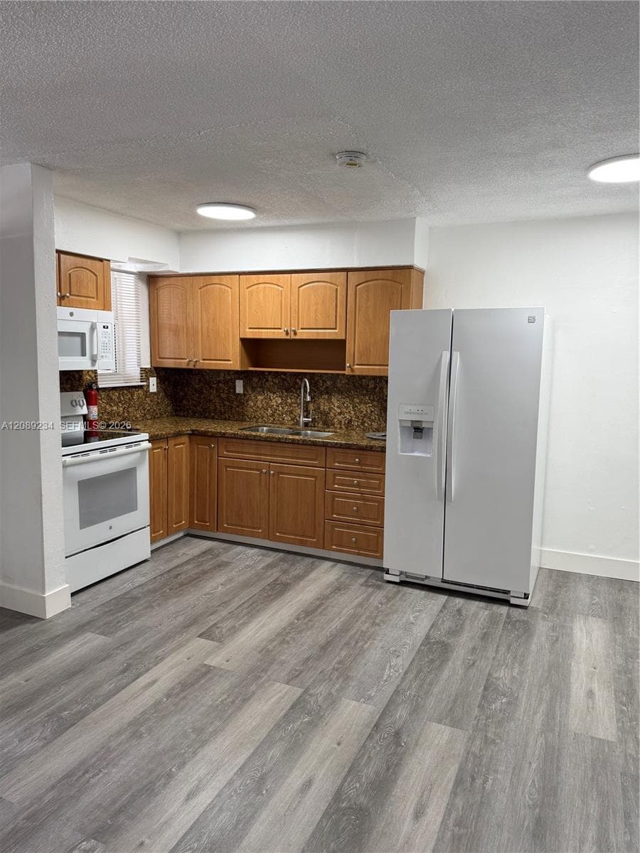 Sanderling Apartments · #C31 in Miami - Photo 2