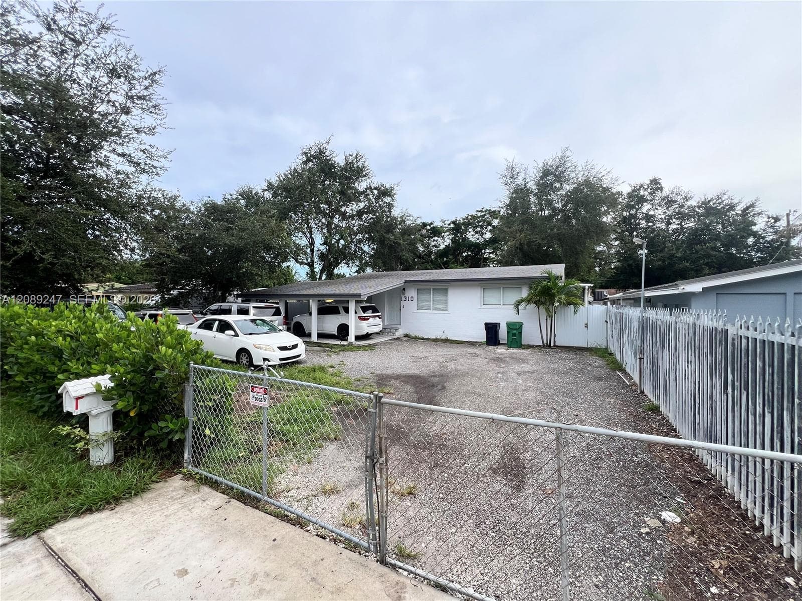 1310 Sharar Ave photo 1