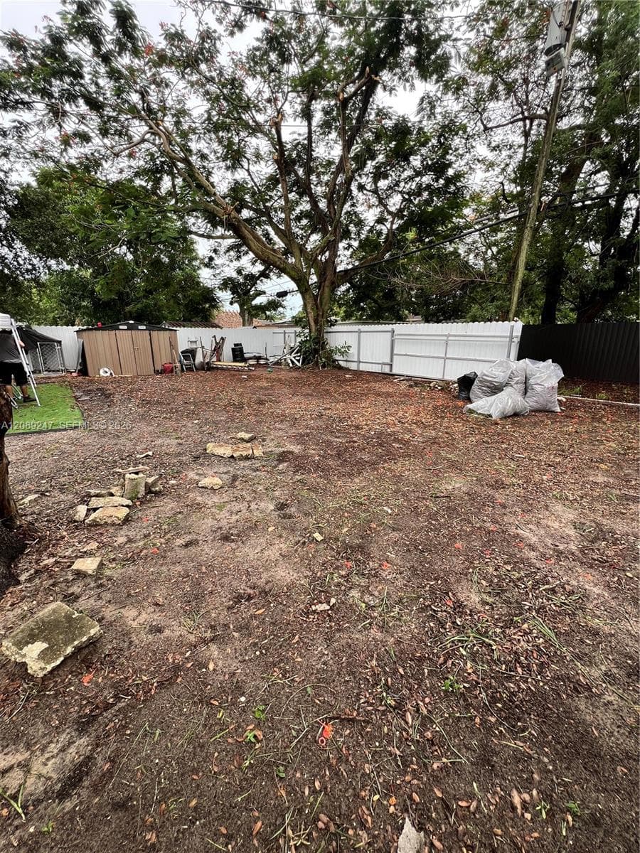 1310 Sharar Ave photo 15