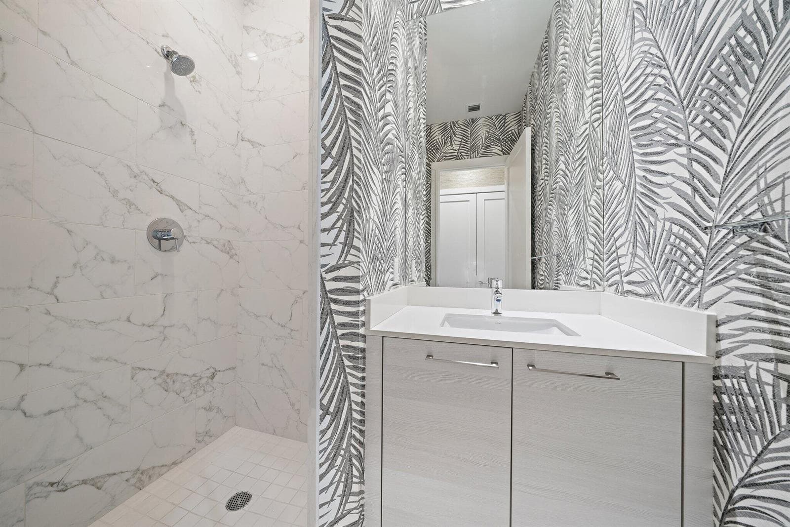 080-1WaterClubWay-301-NorthPalmBeach-SMA