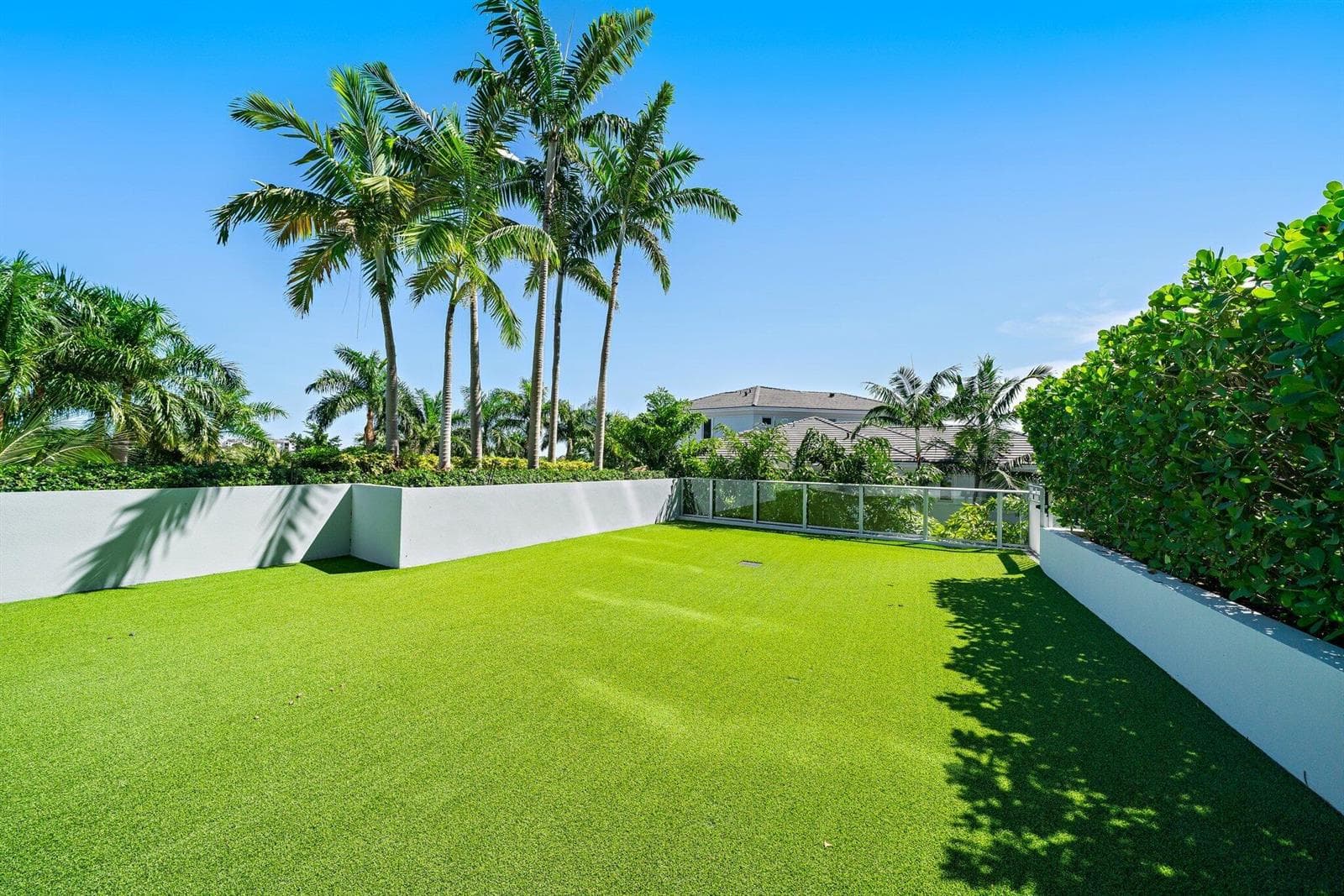 102-1WaterClubWay-301-NorthPalmBeach-SMA