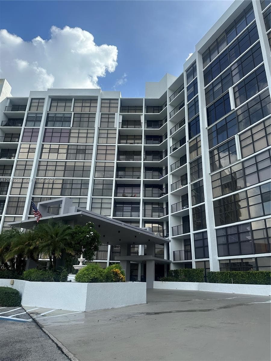 Oceanview Park · #627 in Hallandale Beach - Photo 1