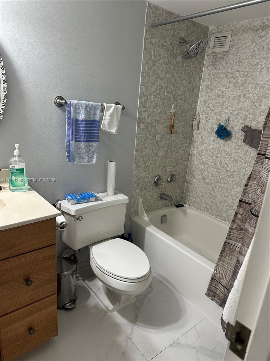Oceanview Park · #627 in Hallandale Beach - Photo 15