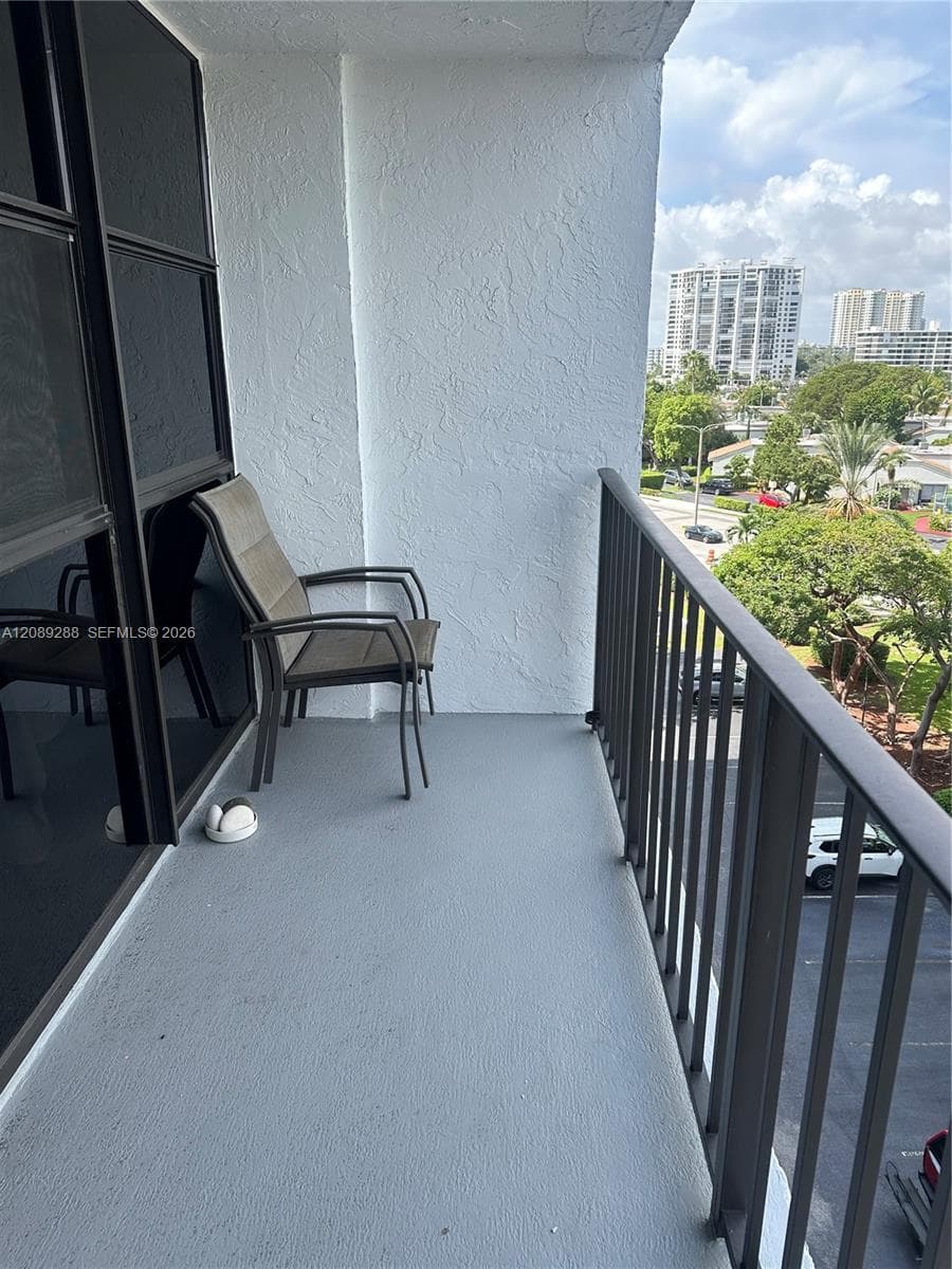 Oceanview Park · #627 in Hallandale Beach - Photo 11