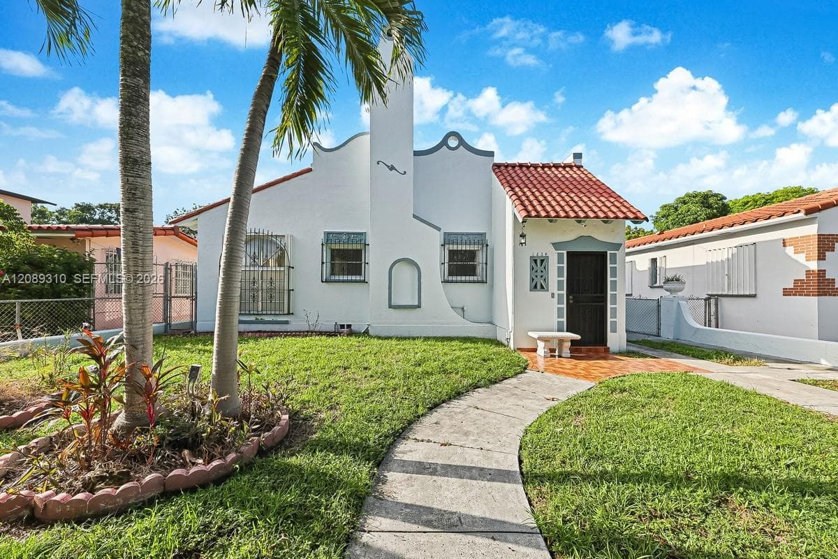 1834 SW 10th St photo 14