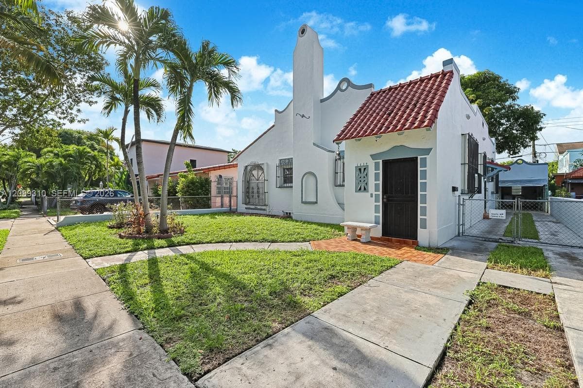 1834 SW 10th St photo 15
