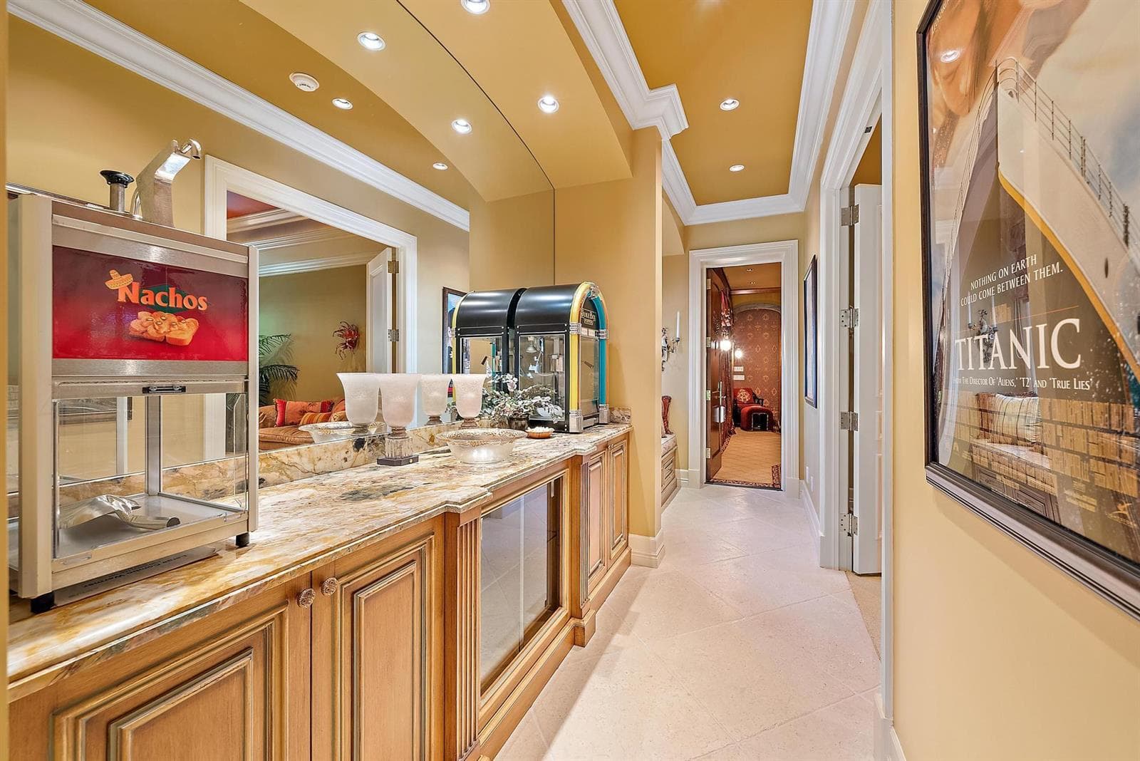2330 Seven Oaks Ln-95