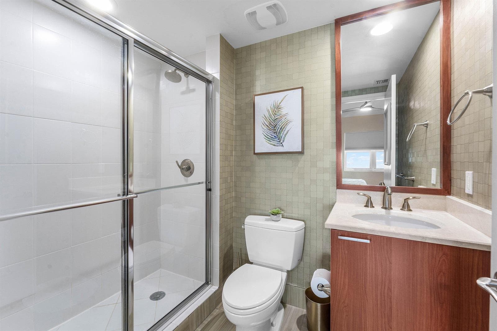 Guest #1 Ensuite Bath