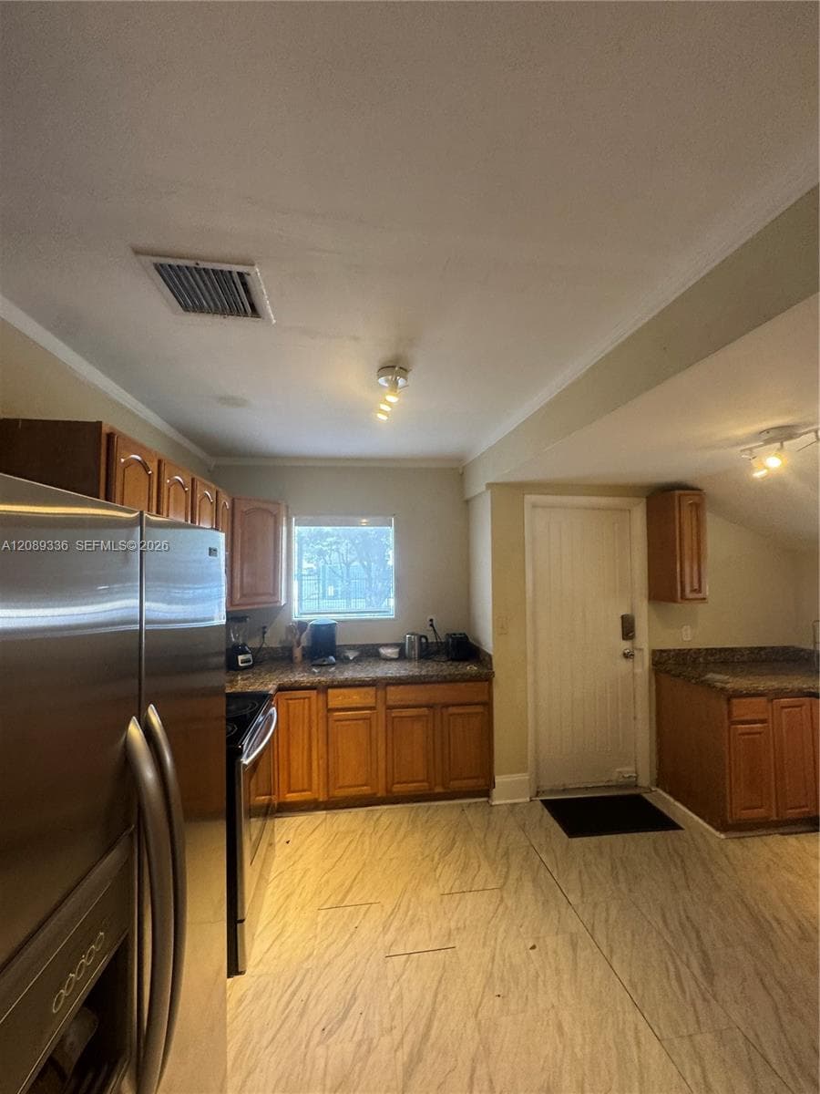 877 SW 2nd St #0 photo 17