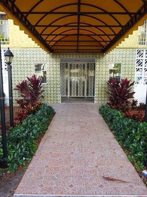 GOLDEN HOUSE CONDO · #809 in Miami Beach - Photo 13