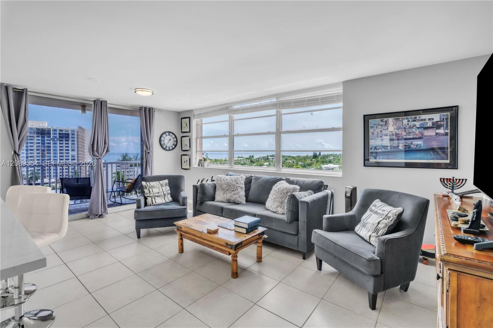 Clifton condo · #1106 in Hallandale Beach - Photo 4