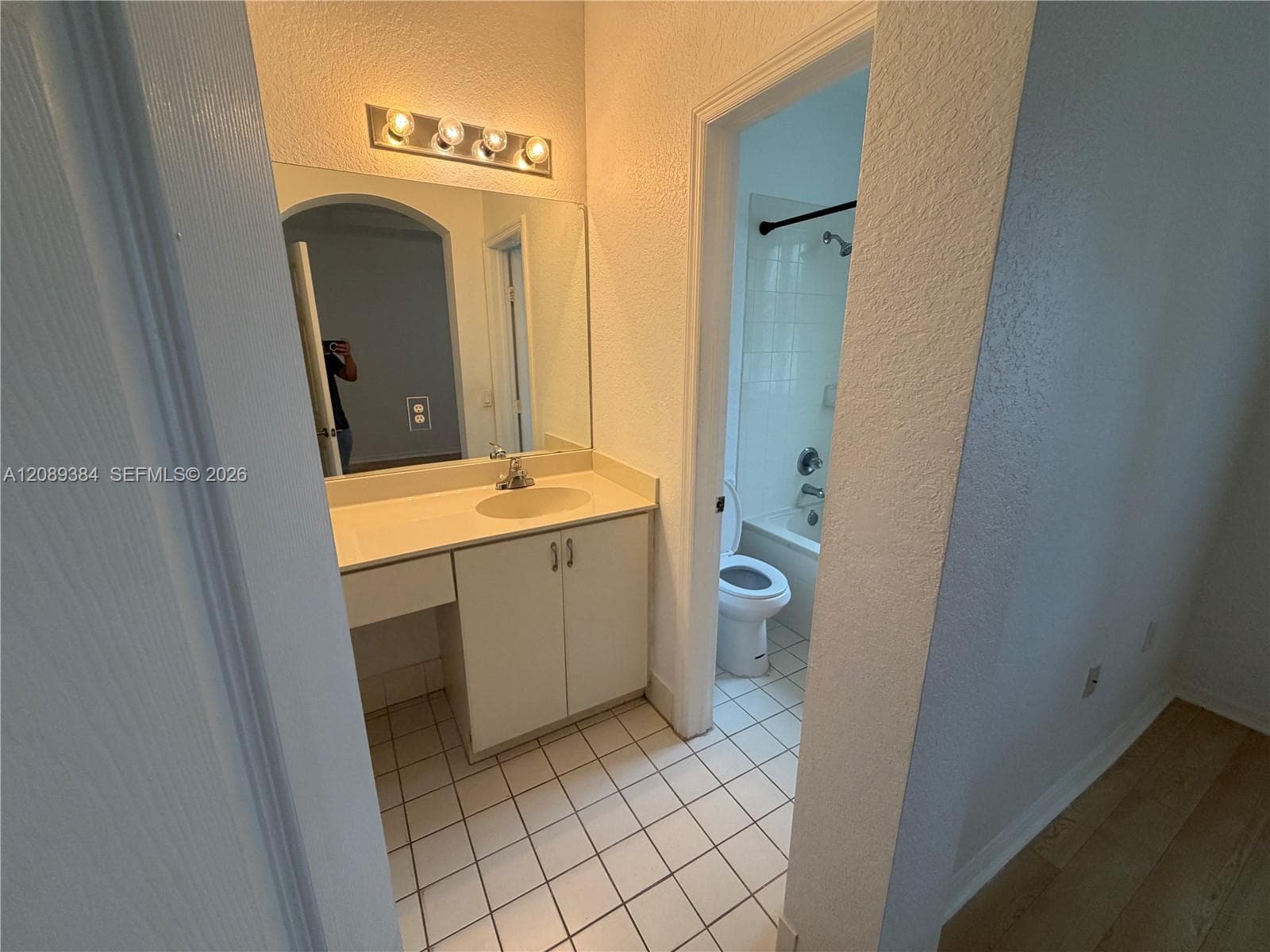 En-Suite Bathroom - Bedroom #2