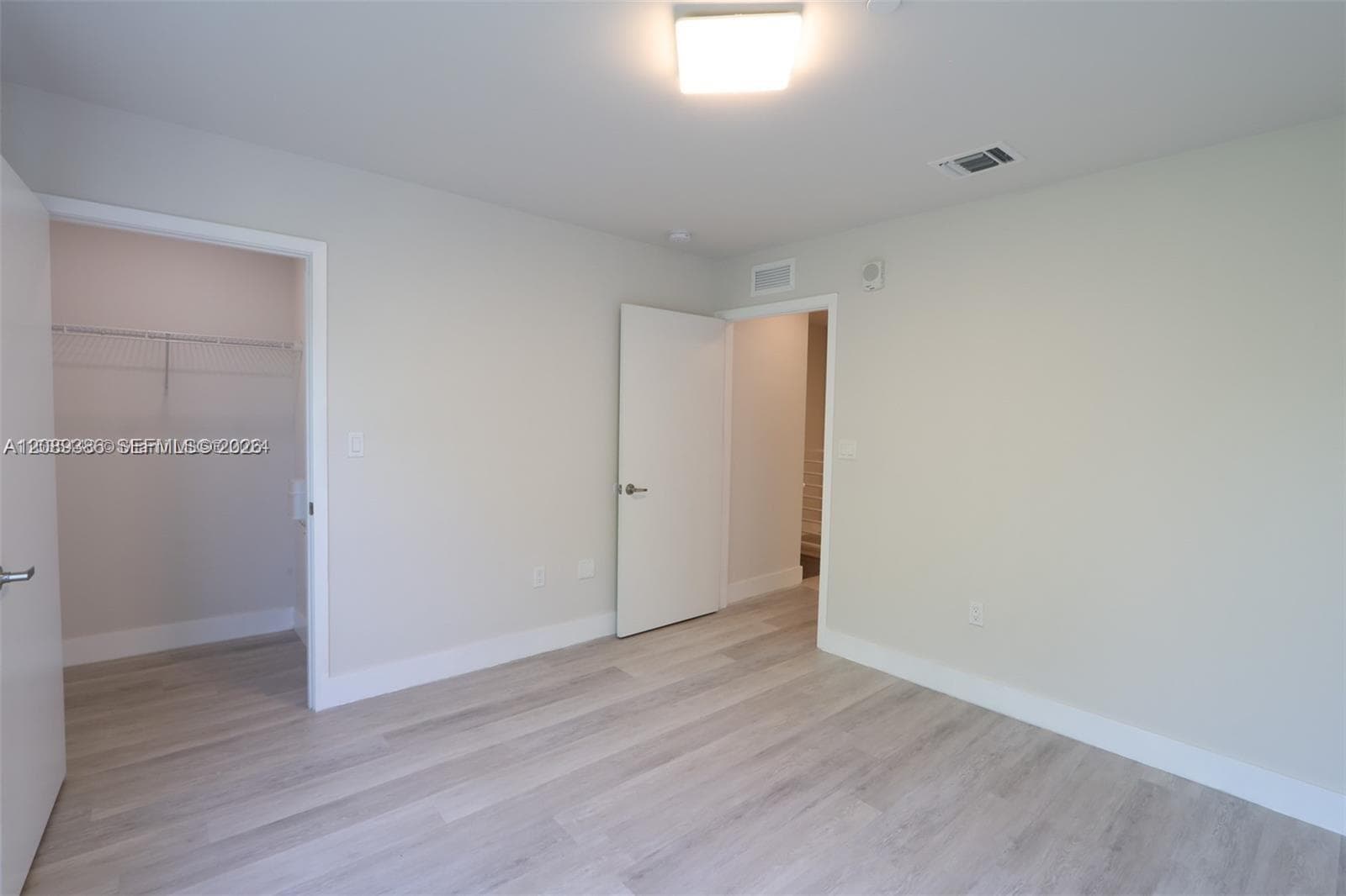2555 NE 193rd St #2223 photo 17