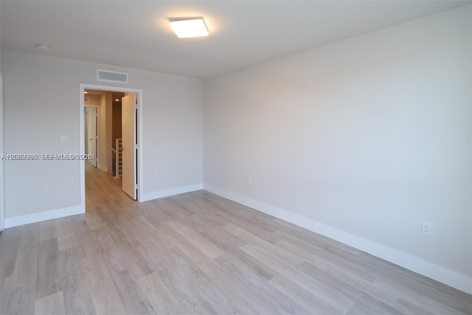 2555 NE 193rd St #2223 photo 18