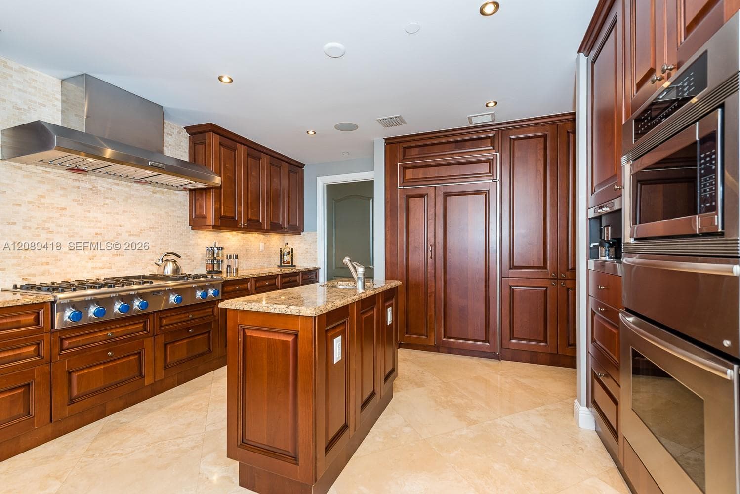 Villas of Positano · #7C in Hollywood - Photo 6