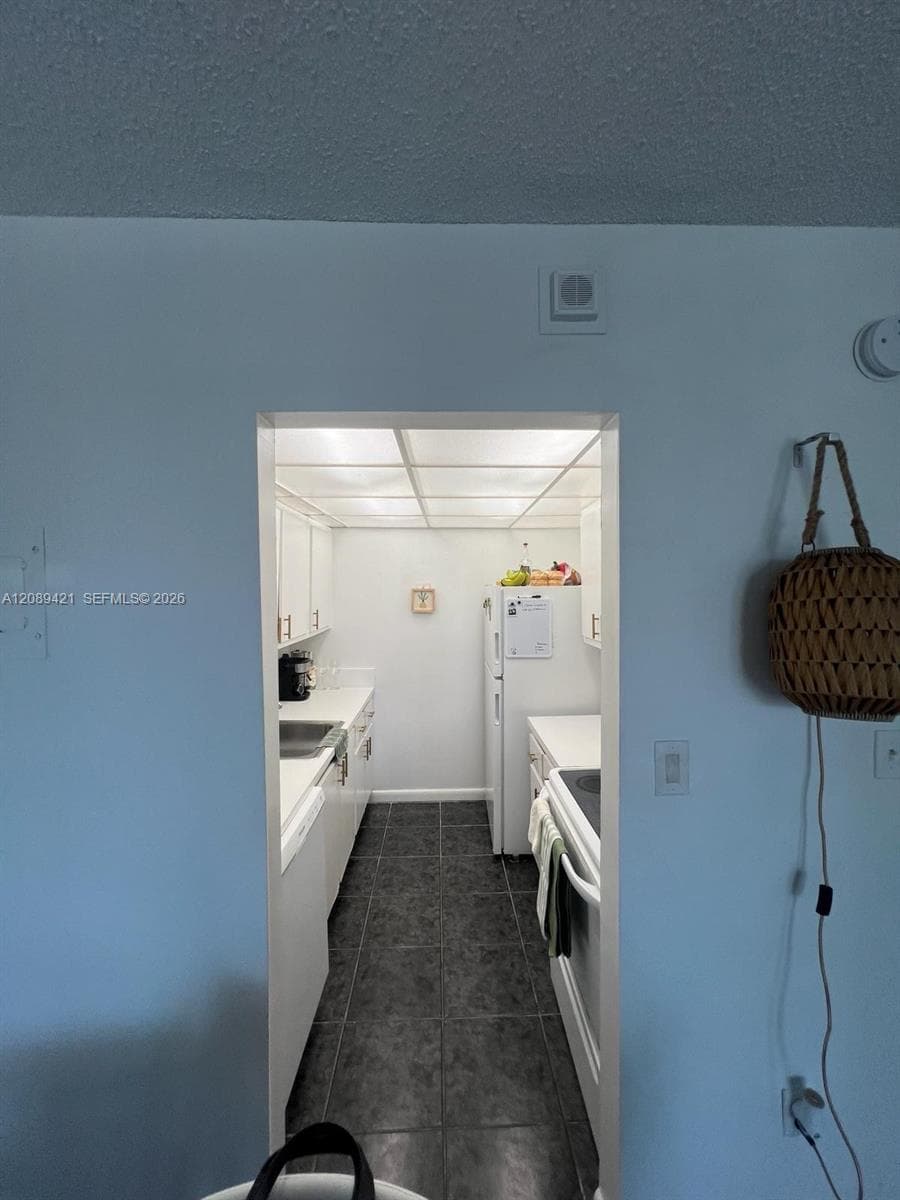 VECINO DEL MAR CONDO · #208 in North Miami - Photo 3