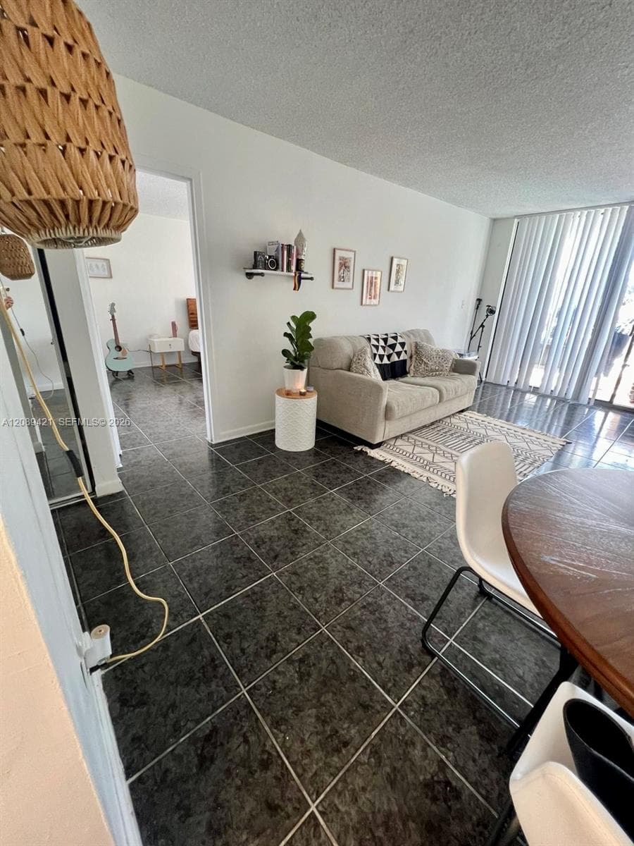 VECINO DEL MAR CONDO · #208 in North Miami - Photo 5
