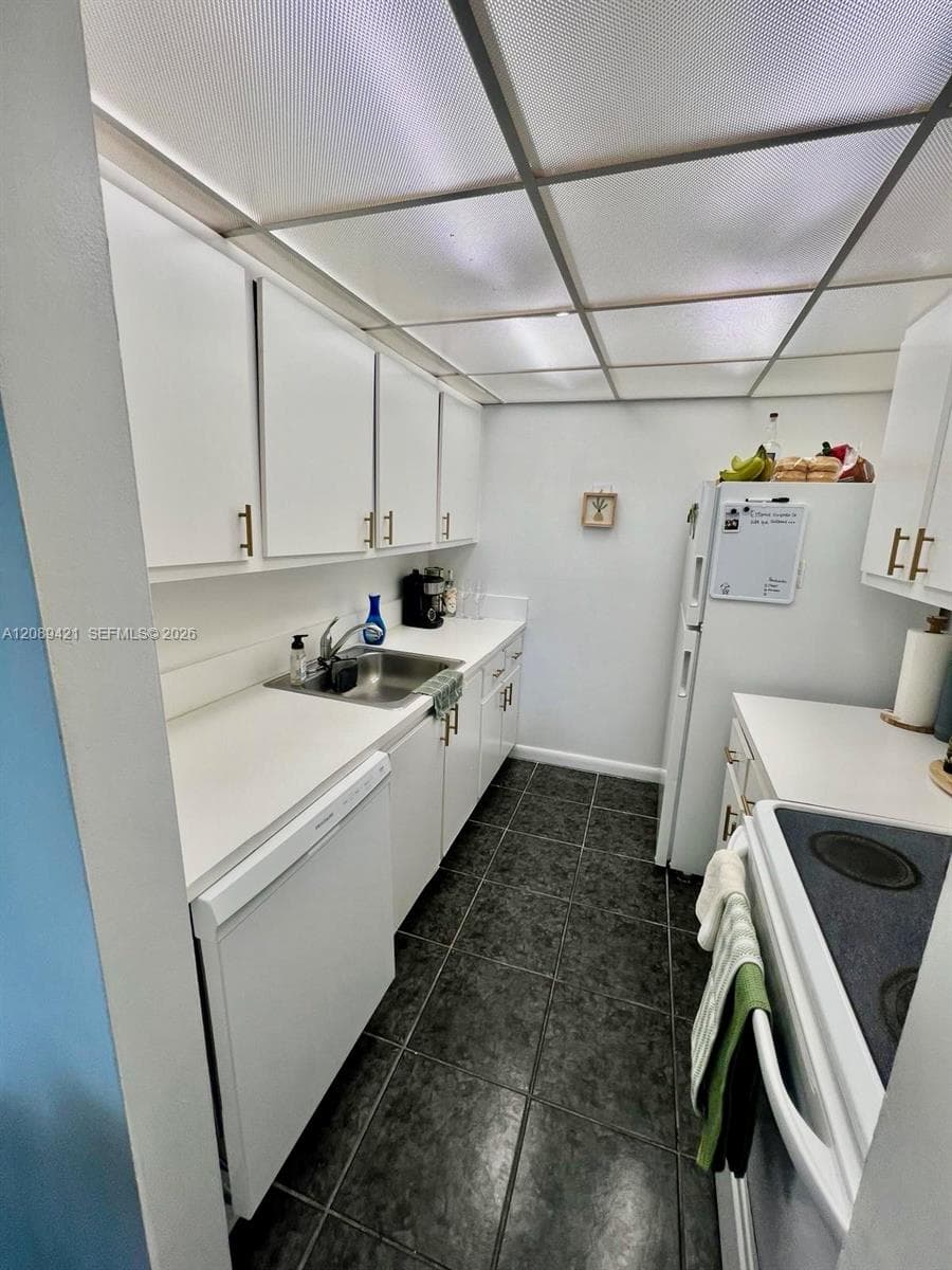 VECINO DEL MAR CONDO · #208 in North Miami - Photo 4