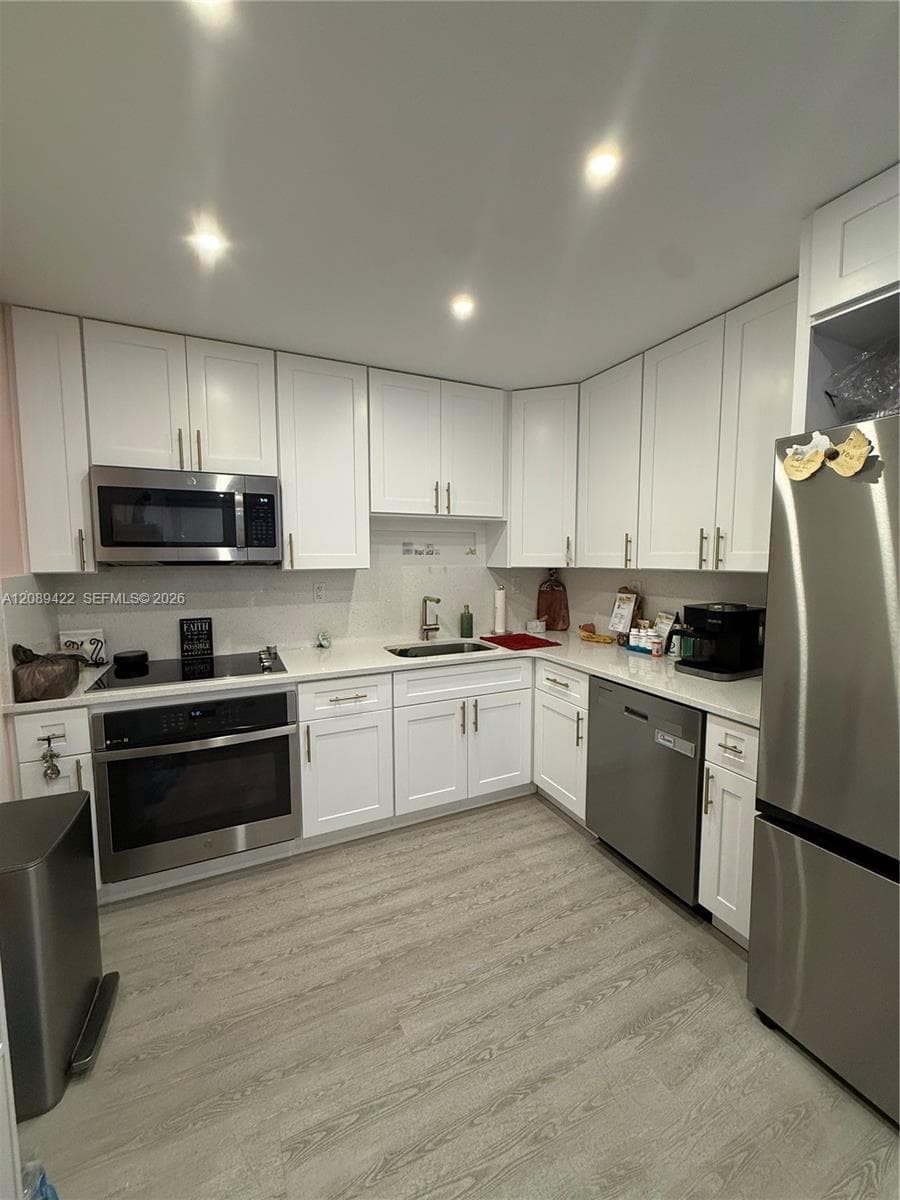 Lincoln Bay Towers Condo · #406 in Miami Beach - Photo 5