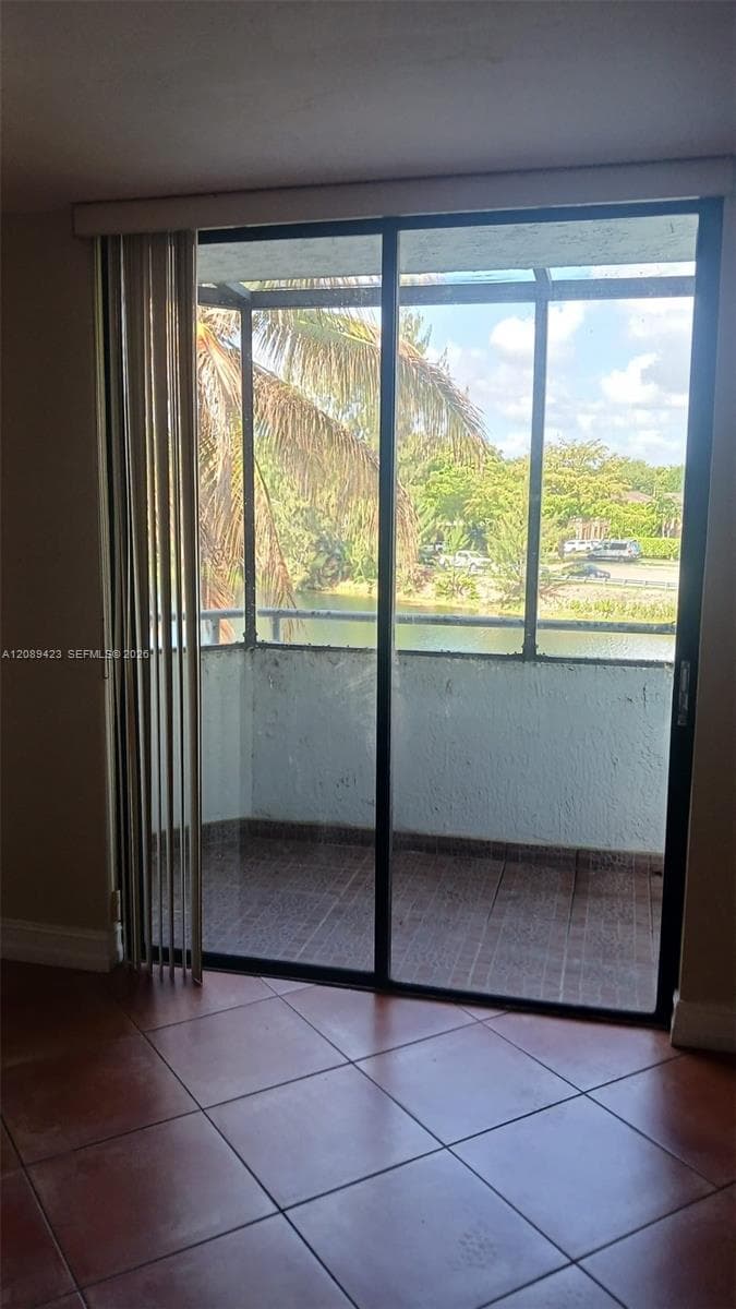 VERABELLA FALLS CONDO · #B-310 in Miami - Photo 4