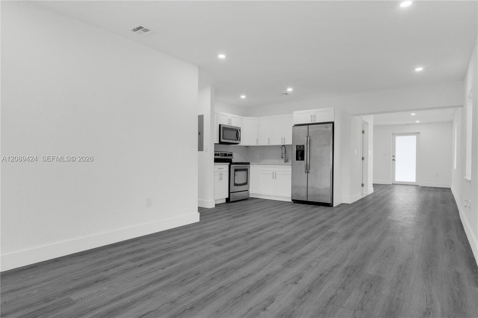 OPEN CONCEPT FLOOR PLAN