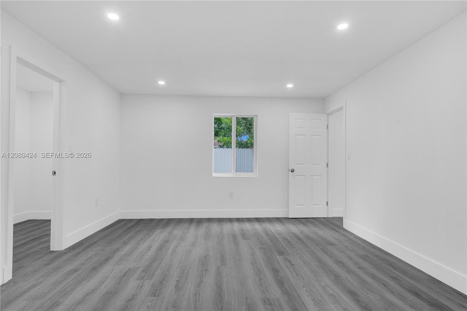 FAMILY ROOM #1 16400 NW 17 CT #1Inbox