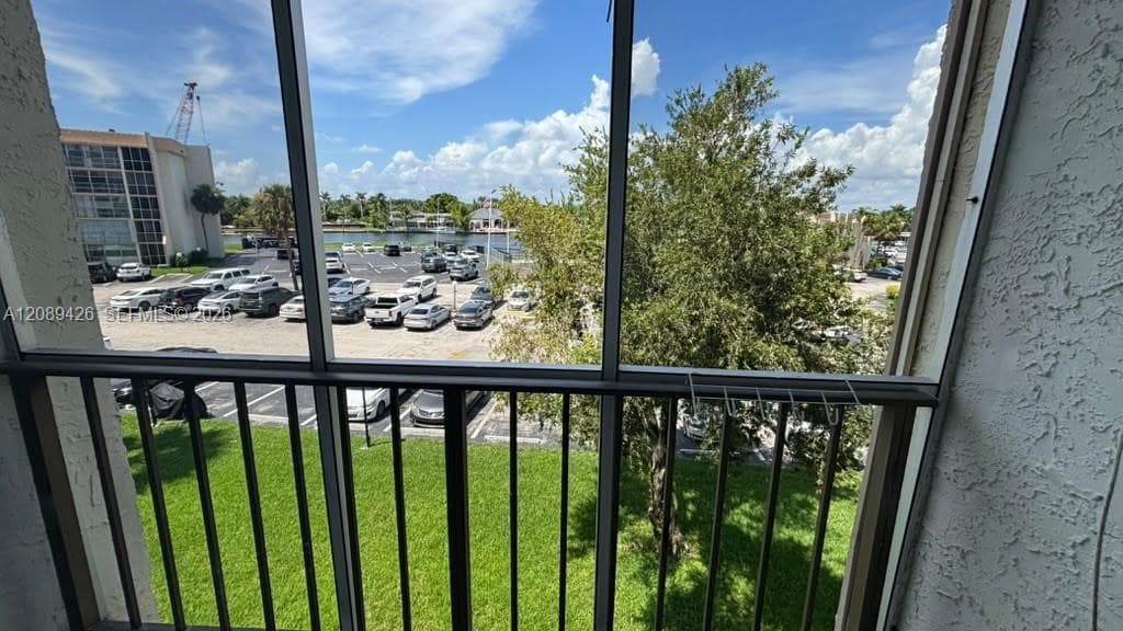 DESOTO PARK CONDO · #320 in Hallandale Beach - Photo 30